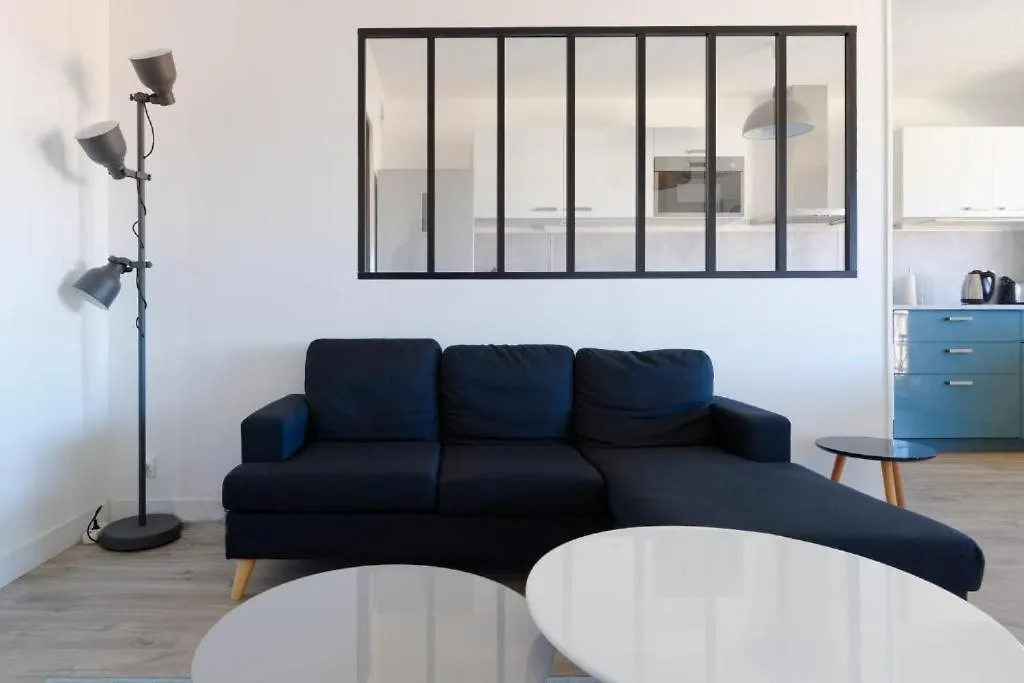 Appartement 4 Chambres 8 Personnes St Charles Marseille 0*,  France