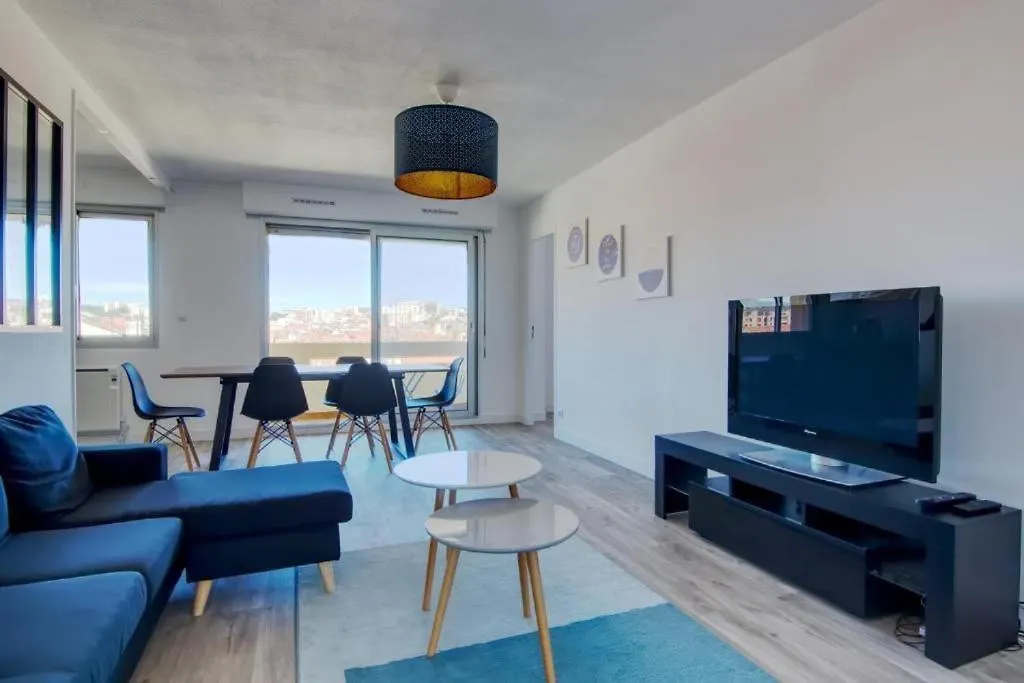 Appartement 4 Chambres 8 Personnes St Charles Marseille 0*,  France