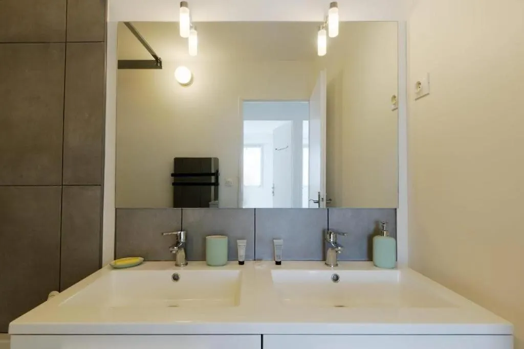 Apartment Appartement 4 Chambres 8 Personnes St Charles Marseille